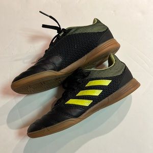 Adidas copa indoor soccer cleats side laces size 2.5 kids good used condition
